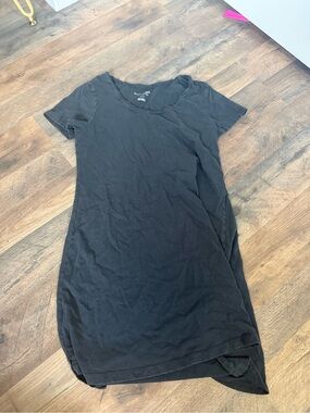 Universal Thread Black Short-Sleeve Scoop Neck Tunic